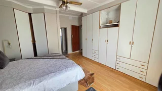 “Comfort, Space &amp; Convenience – 5-Bedroom Home with Multiple Garages”