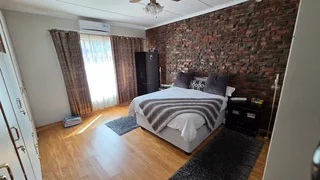 “Comfort, Space &amp; Convenience – 5-Bedroom Home with Multiple Garages”