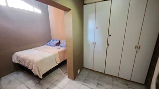 “Comfort, Space &amp; Convenience – 5-Bedroom Home with Multiple Garages”