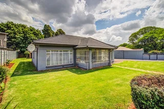 Sole Mandate! Stunning 3-Bedroom Home in Dalview, Brakpan