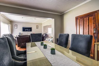 Sole Mandate! Stunning 3-Bedroom Home in Dalview, Brakpan
