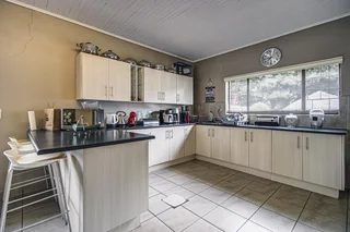 Sole Mandate! Stunning 3-Bedroom Home in Dalview, Brakpan