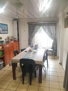 Opportunity Awaits: Spacious 3-Bedroom Home with Private 1-Bedroom Flatlet in Secure Dewald Hatti...