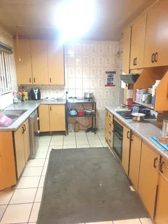 Opportunity Awaits: Spacious 3-Bedroom Home with Private 1-Bedroom Flatlet in Secure Dewald Hatti...