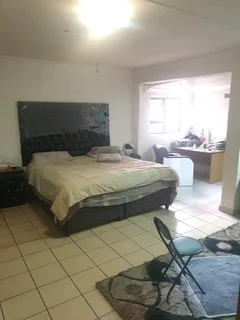 Opportunity Awaits: Spacious 3-Bedroom Home with Private 1-Bedroom Flatlet in Secure Dewald Hatti...