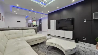 Prime Property Presents: Modern 1-Bed Apartment at River Glades, Riverside – Durban North