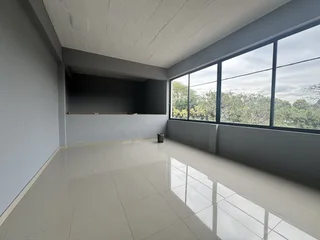 Prime First-Floor Retail Space in Avoca