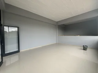 Prime First-Floor Retail Space in Avoca