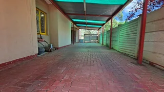 &#34;Expand Your Vision: 3-Bed Home with Separate Flat!&#34;