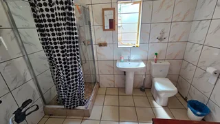 &#34;Expand Your Vision: 3-Bed Home with Separate Flat!&#34;