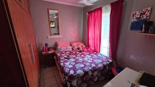 &#34;Expand Your Vision: 3-Bed Home with Separate Flat!&#34;