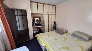 &#34;Expand Your Vision: 3-Bed Home with Separate Flat!&#34;