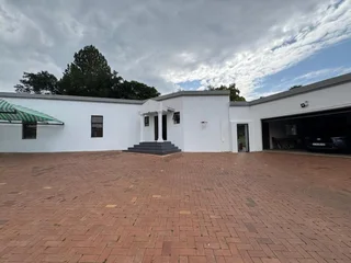 Charming Family Home with Pool and Scenic Views in Glenvista