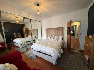 Charming Family Home with Pool and Scenic Views in Glenvista