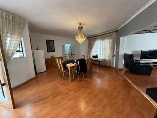 Charming Family Home with Pool and Scenic Views in Glenvista