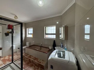 Charming Family Home with Pool and Scenic Views in Glenvista