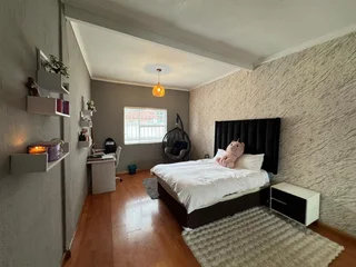 Charming Family Home with Pool and Scenic Views in Glenvista