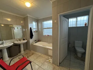 Charming Family Home with Pool and Scenic Views in Glenvista