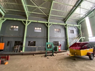 1300m2 Warehouse with 1800m2 Yard and 1100 Amps and Large office, change room and canteen