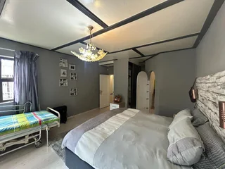 Charming Family Home with Pool and Scenic Views in Glenvista