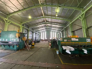 1300m2 Warehouse with 1800m2 Yard and 1100 Amps and Large office, change room and canteen