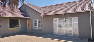 Ultra modern home with half built flatlet!