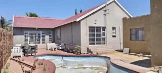 Ultra modern home with half built flatlet!