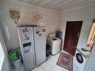 **Charming Family Home in Secure Bassonia**