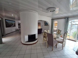 **Charming Family Home in Secure Bassonia**