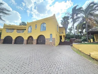 **Charming Family Home in Secure Bassonia**