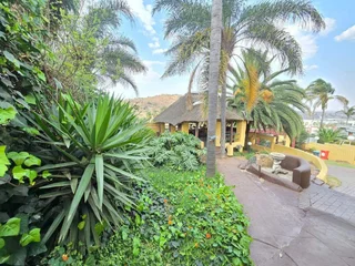 **Charming Family Home in Secure Bassonia**