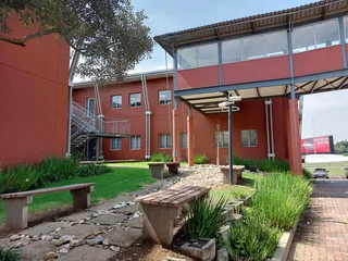 422 sqm Office to Let in Bedfordview