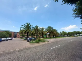 708 sqm Ground Floor Office to Let