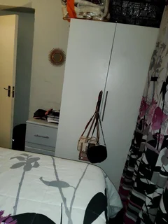 **Charming 2-Bedroom Flat in Secure, Family-Friendly Complex**