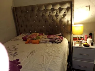 **Charming 2-Bedroom Flat in Secure, Family-Friendly Complex**