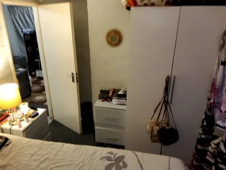 **Charming 2-Bedroom Flat in Secure, Family-Friendly Complex**