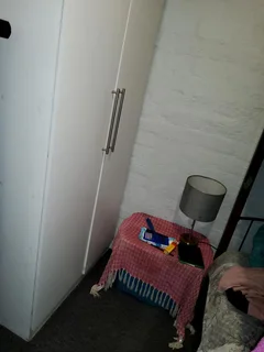 **Charming 2-Bedroom Flat in Secure, Family-Friendly Complex**