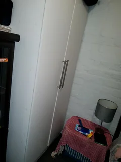 **Charming 2-Bedroom Flat in Secure, Family-Friendly Complex**