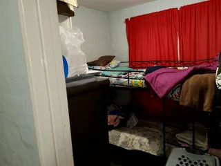 **Charming 2-Bedroom Flat in Secure, Family-Friendly Complex**