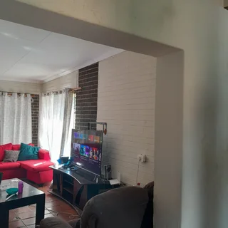 Secure 2,5-Bedroom  And 1-Bathroom Apartment In Unit 1a Cromwell