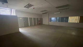 Midrand warehouse with amazing height available to let