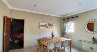 Modern 3-Bedroom Cluster Home | Exclusive Complex Living in Raceview