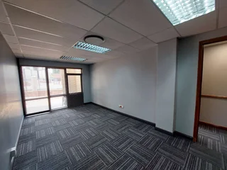 225 sqm Office to Let in Bedfordview