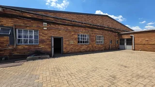 Secure warehouse TO LET in Anderbolt, Boksburg