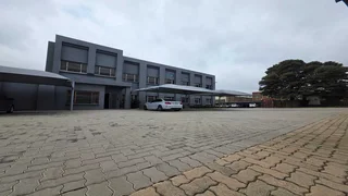 1840sqm Warehouse TO LET in Jet Park