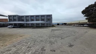 1840sqm Warehouse TO LET in Jet Park