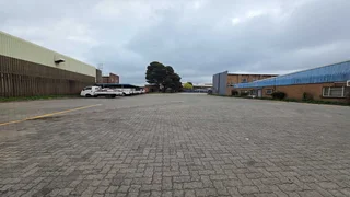 1840sqm Warehouse TO LET in Jet Park