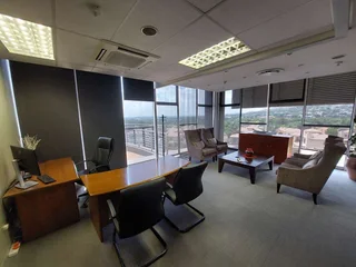 665 sqm office to Let in Bedfordview