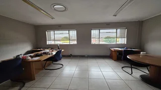 1840sqm Warehouse TO LET in Jet Park