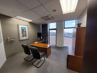 665 sqm office to Let in Bedfordview